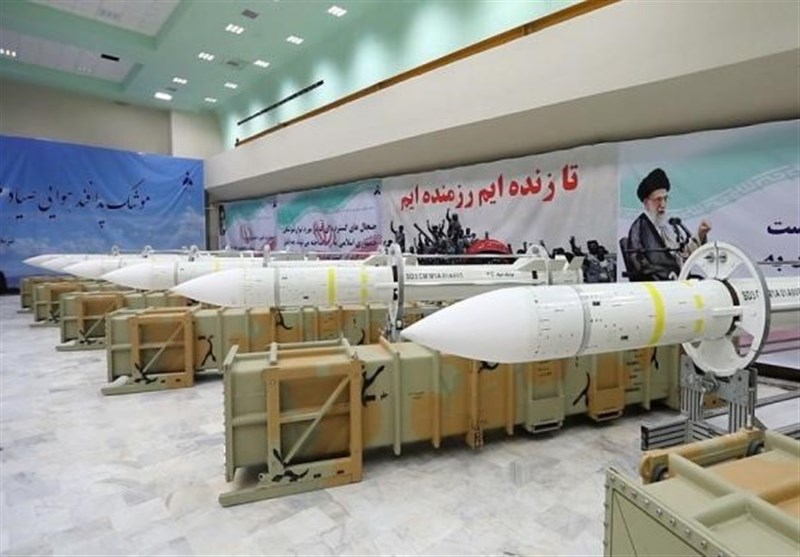 ايران تدشن خط انتاج صاروخ الدفاع الجوي 