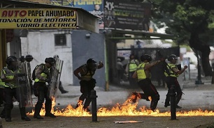 Clashes Continue between Venezuela Police, Protesters in Capital