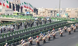 رژه نیروهای زمینی ارتش با نمایش تجهیزات جدید جنگی در کرمانشاه برگزار می‌شود