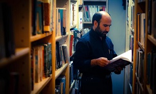 هنوز ناشران به «انقلاب اسلامی» تحلیلی نپرداخته‌اند/ جمع‌آوری 500 کتاب جدید برای کتابخانه تخصصی انقلاب