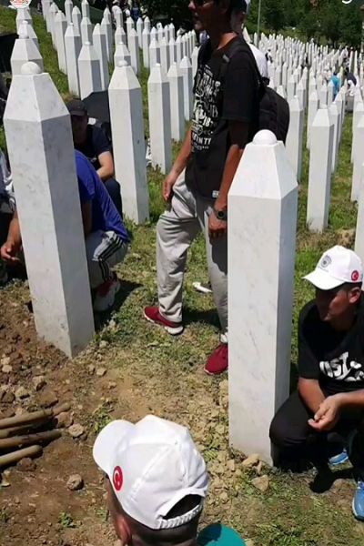 راهپیمایی مسلمانان در سالگرد یک نسلکشی دردناک/ خاکسپاری 71 شهید تازه تفحص شده بوسنیایی+ تصاویر