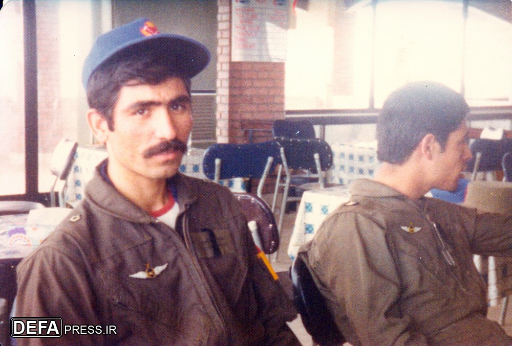 خلبانی که حاضر شد جان بدهد اما به امام خمینی (ره) توهین نکند