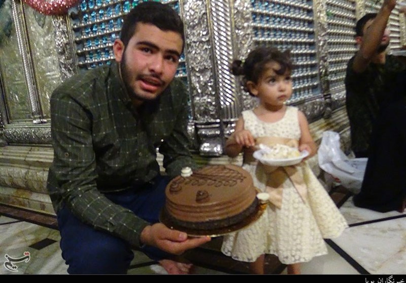 جشن تولد دختر شهید مدافع حرم در جوار ضریح حضرت رقیه (س)+ فیلم