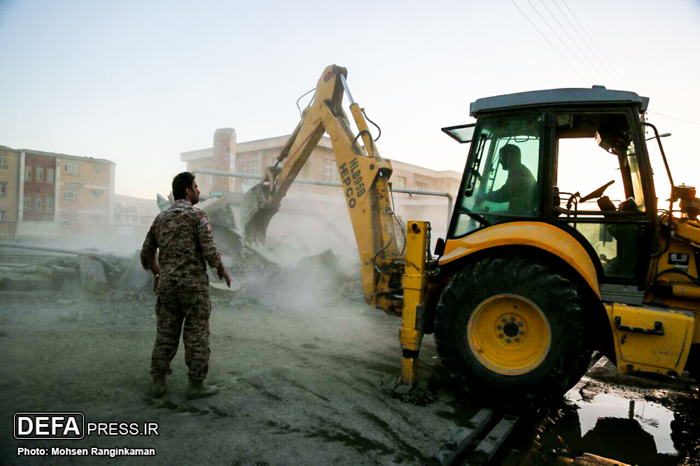 تشریح آخرین وضعیت زلزله زدگان و خدمات ارتش و سپاه به مناطق حادثه دیده