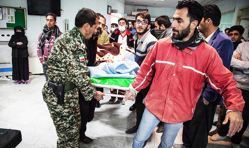 حضور تیم‌های پزشکی نهاجا در مناطق زلزله‌زده غرب کشور/ درمان 44 مصدوم در بیمارستان بعثت