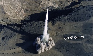 نیرو‌های یمنی یک پایگاه سعودی را با موشک هدف قرار دادند