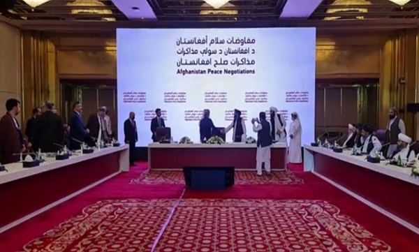 دیدار هیات‌های مذاکره‌کننده دولت افغانستان و طالبان در قطر