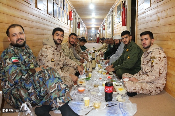 برگزاری مراسم ضیافت افطاری ویژه سربازان