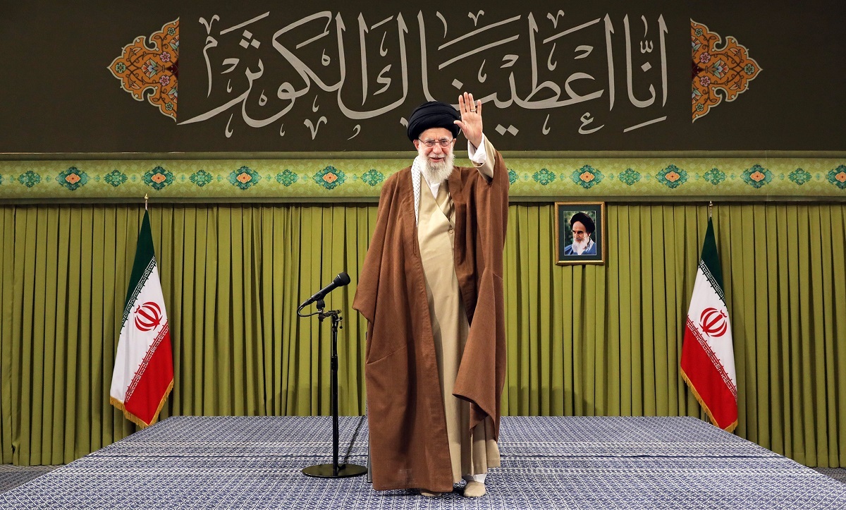 امام خامنه‌ای: امروز بار جهاد تبیین بر دوش مداحان اهل‌ بیت است