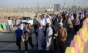 برگزاری همایش پیاده روی طلاب و خانواده‌های روحانیون در ارومیه