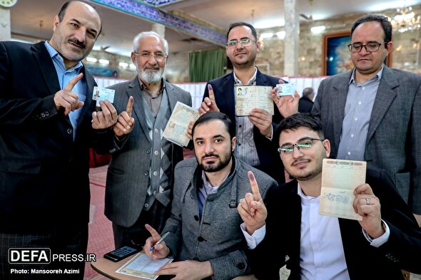 تصاویر/ حضور مردم پای صندوق‌های اخذ رای در انتخابات ۱۱ اسفند ۱۴۰۲