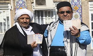 نماینده ولی‌فقیه و استاندار خوزستان از حضور مردم در انتخابات تقدیر کردند