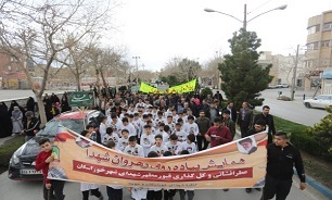 تصاویر / همایش پیاده روی رهروان شهدا در اصفهان