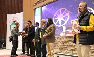 برگزیدگان جشنواره فیلم بسیج هنرمندان قم تجلیل شدند