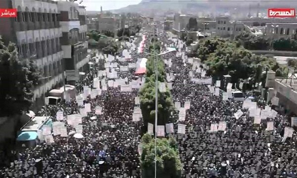 تظاهرات بزرگ یمنی‌ها در صنعا و دیگر شهر‌ها در روز مبارزه با استکبار