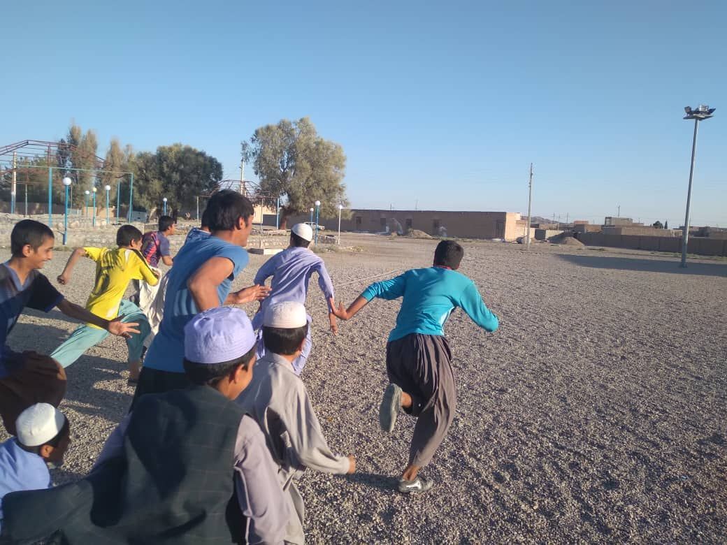 گرامیداشت هفته دفاع مقدس برگزاری مسابقات ورزشی در روستای چاه شور شهرستان تفتان