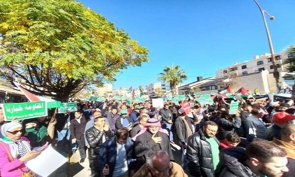 تجمع هزاران اردنی نزدیک سفارت آمریکا