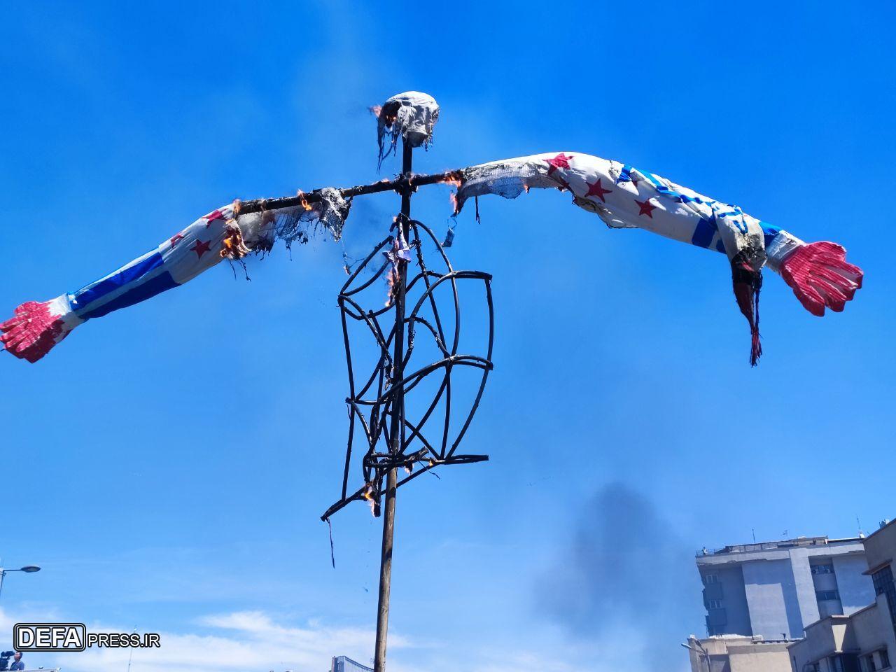 مجسمه نتانیاهو سوزانده شد