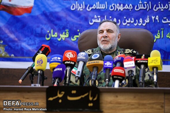 تصاویر/ نشست خبری فرمانده نزاجا به‌مناسبت روز ارتش